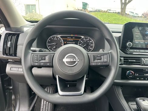Used 2025 Nissan Pathfinder S AWD/4WD image 42