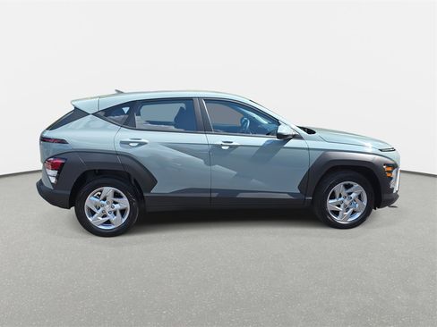 New 2026 Hyundai Kona SE image 4