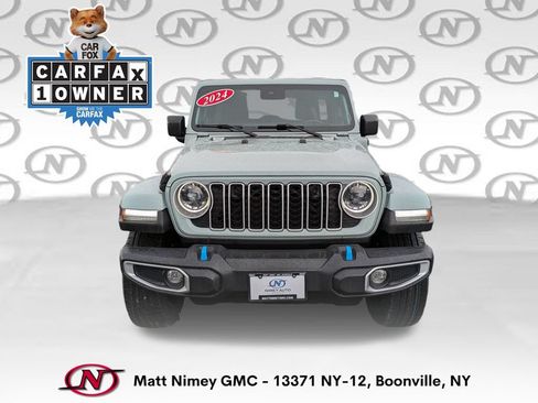 Used 2024 Jeep Wrangler Unlimited Sahara AWD/4WD image 2