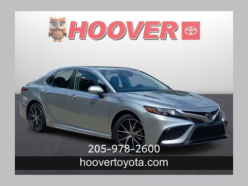 Used 2024 Toyota Camry SE FWD image 1