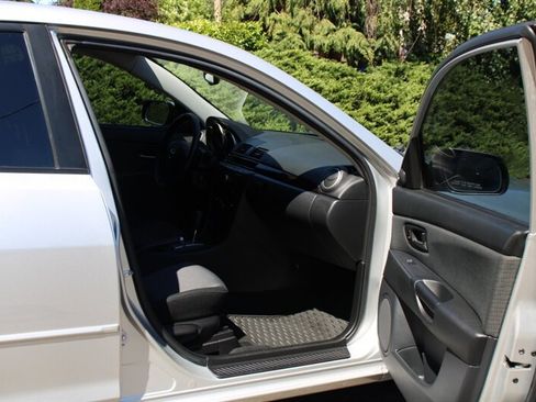Used 2008 MAZDA MAZDA3 i Touring FWD image 13