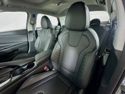 New 2026 Hyundai Elantra Limited w/ Cargo Package FWD image 21