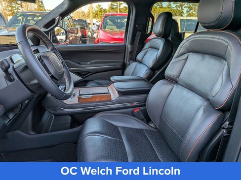 Certified 2025 Lincoln Navigator Black Label AWD/4WD image 26