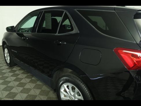 Used 2019 Chevrolet Equinox LS w/ LS Convenience Package AWD/4WD image 14