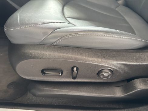 Used 2020 Buick Envision Essence FWD image 20