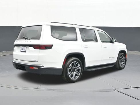 Used 2022 Jeep Wagoneer Series III image 14