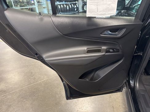 Used 2023 Chevrolet Equinox Premier image 26