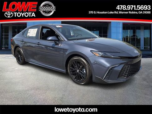 New 2026 Toyota Camry SE FWD image 1