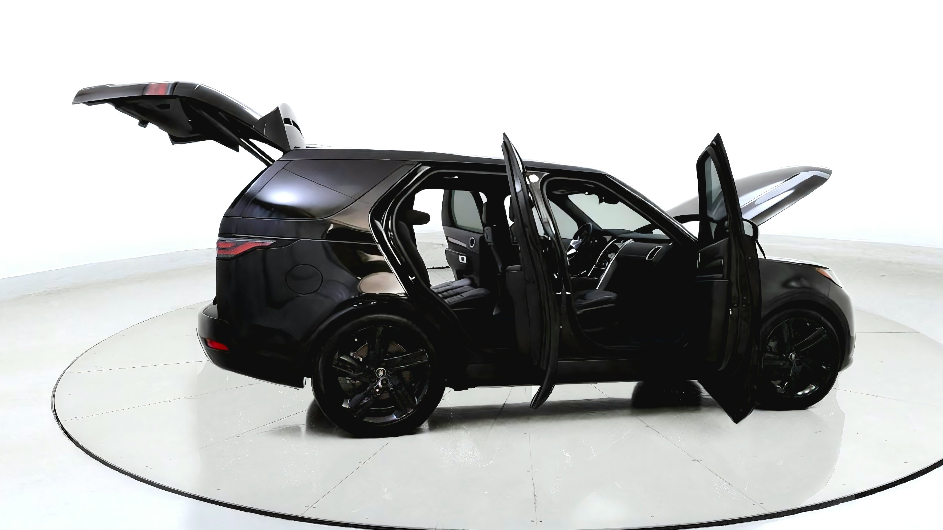 Used 2024 Land Rover Discovery Dynamic SE AWD/4WD image 15