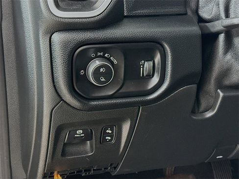 Used 2021 RAM 1500 Big Horn image 14