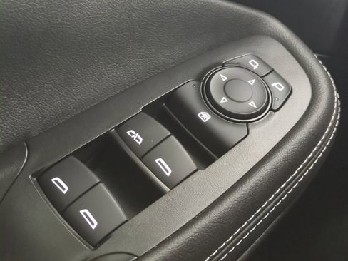 Used 2025 Buick Encore GX Avenir w/ Avenir Technology Package image 30