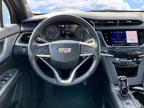 Used 2023 Cadillac XT6 Premium Luxury w/ Technology Package image 8