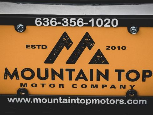 Used 2022 Chrysler Pacifica Touring-L image 3