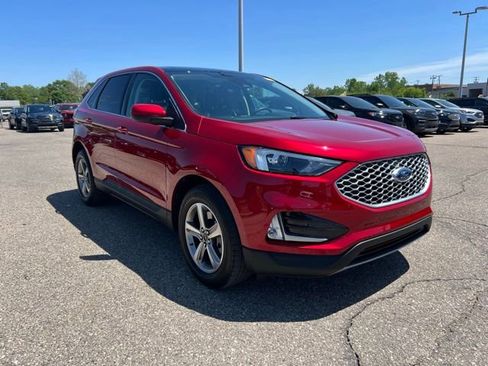Certified 2024 Ford Edge SEL w/ Convenience Package AWD/4WD image 3