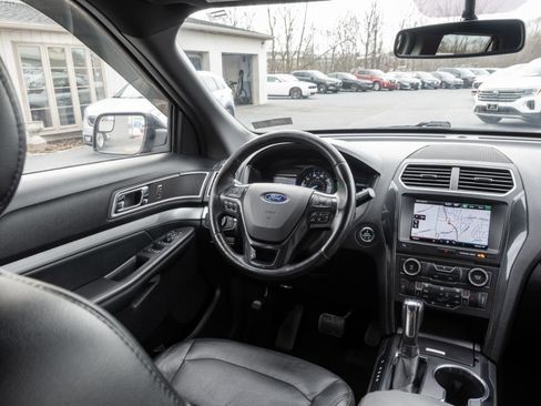 Used 2016 Ford Explorer XLT w/ Equipment Group 202A image 23