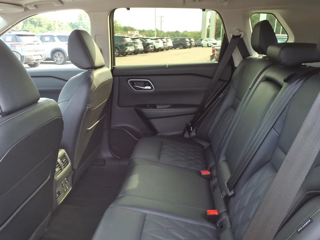 Used 2026 Nissan Rogue Platinum w/ Platinum Premium Package AWD/4WD image 6
