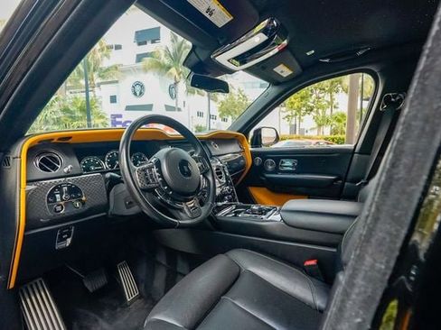 Used 2020 Rolls-Royce Cullinan Black Badge image 53