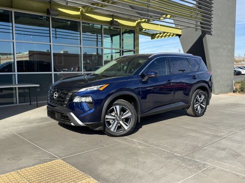 Used 2024 Nissan Rogue SL w/ SL Premium Package image 1