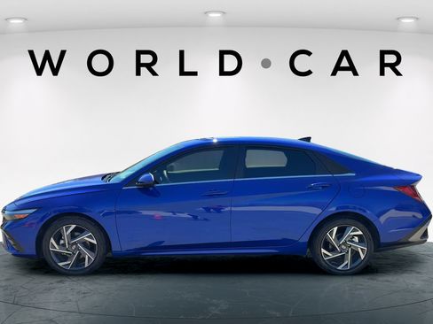 Certified 2025 Hyundai Elantra SEL FWD image 6