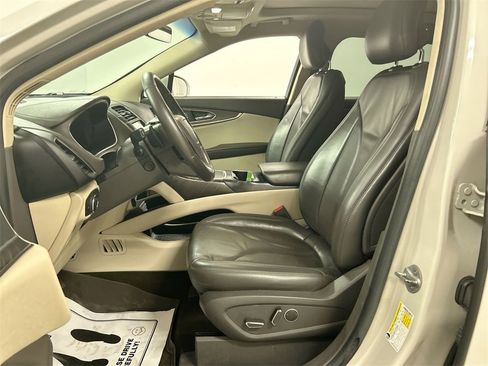 Used 2019 Lincoln Nautilus Select image 9