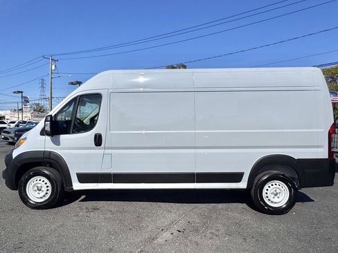 Used 2025 RAM ProMaster 2500 w/ Storage Group image 4
