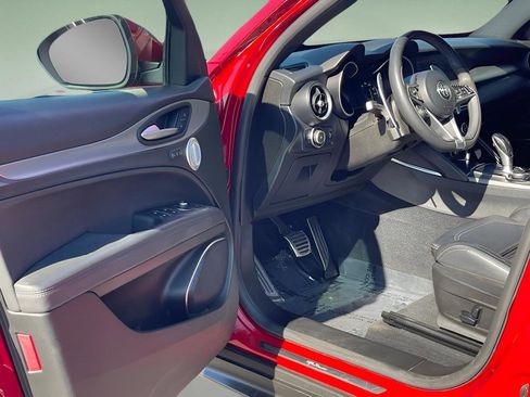 Used 2018 Alfa Romeo Stelvio Ti Sport image 12