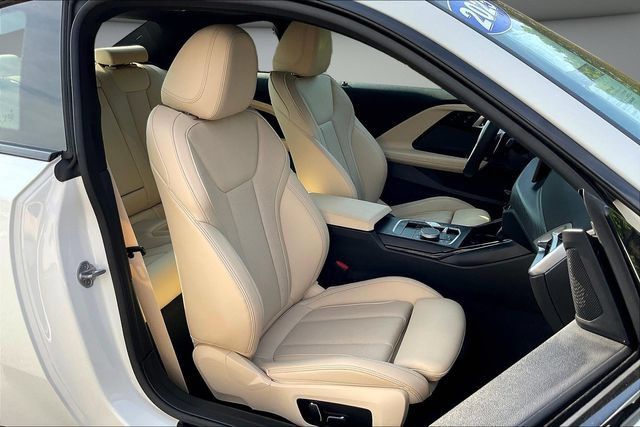 Used 2025 BMW 230i Coupe w/ M Sport Package RWD image 31