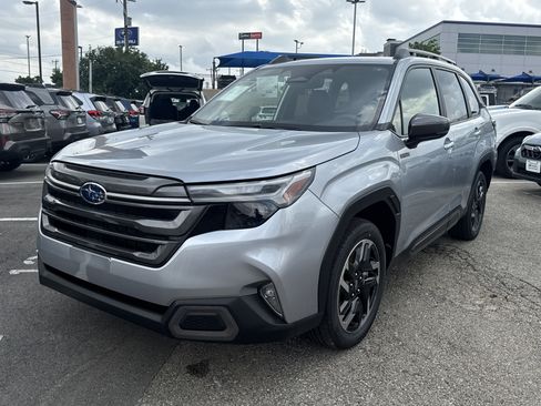 New 2025 Subaru Forester Limited w/ Popular Package image 7