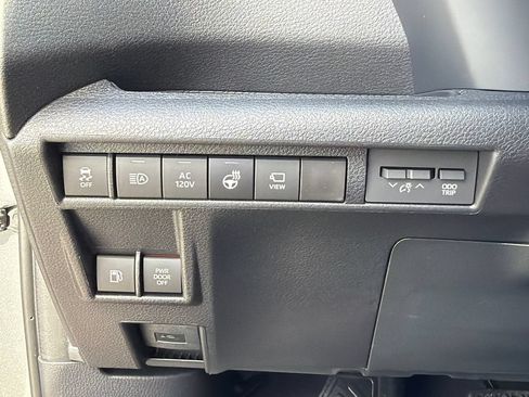 New 2026 Toyota Sienna Platinum AWD/4WD image 22