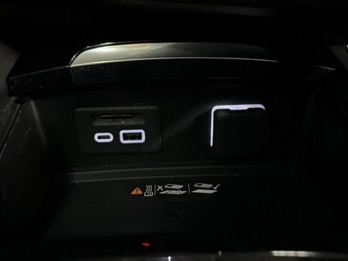 Used 2023 Buick Envision Avenir AWD/4WD image 31