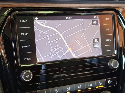 Used 2022 Volkswagen Passat 2.0T image 20