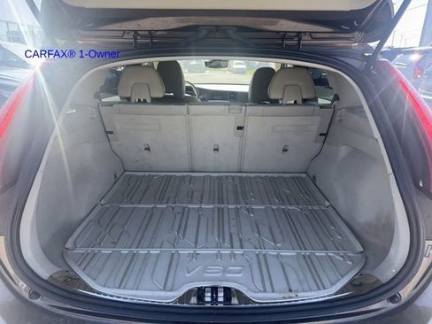 Used 2017 Volvo V60 T5 Cross Country image 11