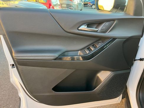 Used 2025 Chevrolet Equinox LT image 20