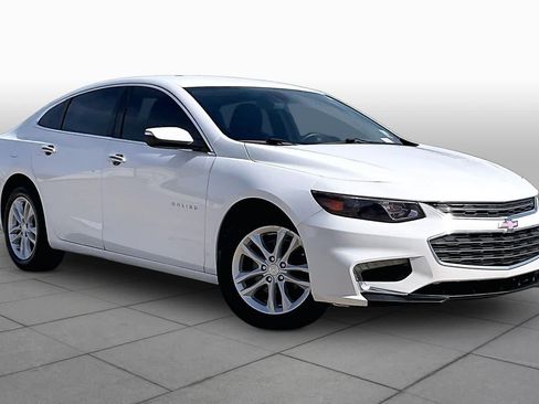 Used 2018 Chevrolet Malibu LT FWD image 3
