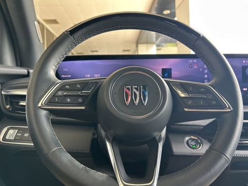 Used 2025 Buick Enclave Avenir w/ Super Cruise Package FWD image 27