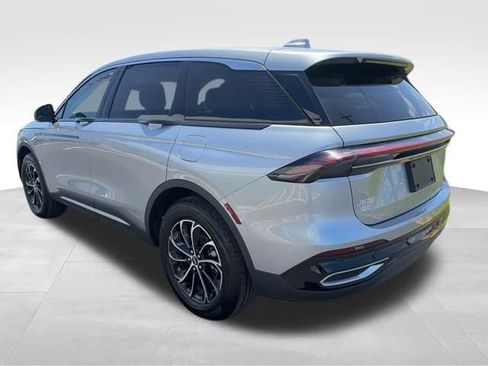 Used 2025 Lincoln Nautilus Premier w/ Equipment Group 102A image 5