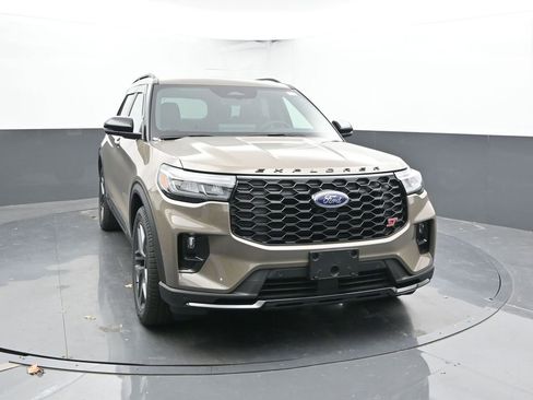New 2026 Ford Explorer ST w/ Sun And Sound Package image 2