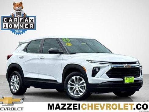 Used 2025 Chevrolet TrailBlazer LS FWD image 1
