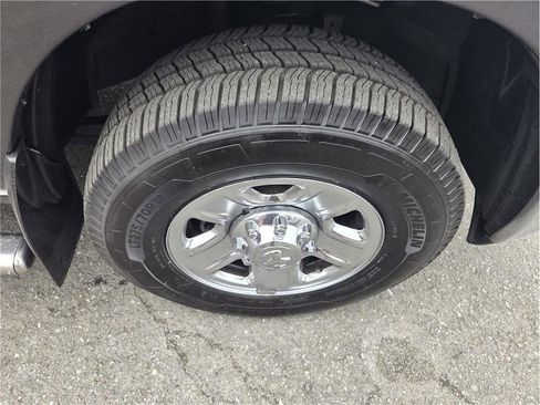 Used 2017 RAM 2500 Tradesman w/ Chrome Appearance Group RWD image 19