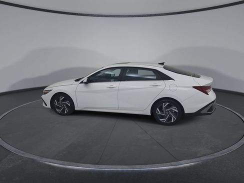 Used 2025 Hyundai Elantra Limited FWD image 10