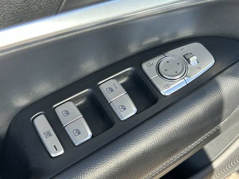 Used 2025 Genesis G70 2.5T AWD/4WD image 24