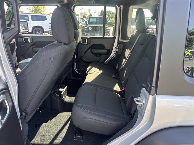 Used 2022 Jeep Wrangler Unlimited Sport AWD/4WD image 8