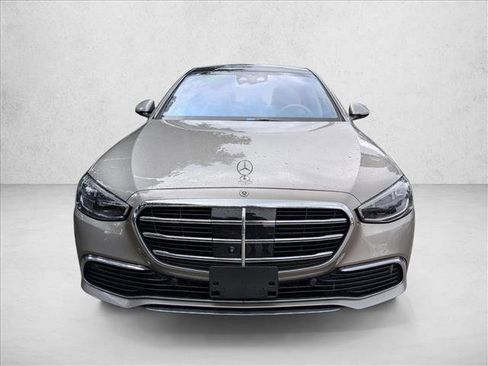 Used 2023 Mercedes-Benz S 500 4MATIC image 2