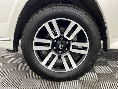 Used 2018 Toyota 4Runner Limited image 21