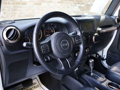 Used 2017 Jeep Wrangler Unlimited Sahara image 14