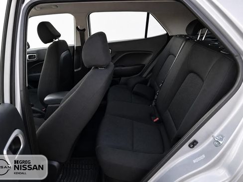 Used 2023 Hyundai Venue SE FWD image 12