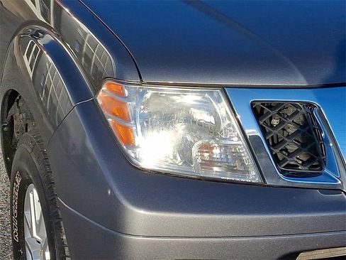 Used 2017 Nissan Frontier SV w/ SV Value Truck Package image 9