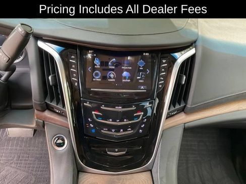 Used 2020 Cadillac Escalade ESV Premium Luxury AWD/4WD image 14