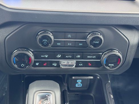 New 2025 Ford Bronco Outer Banks image 12