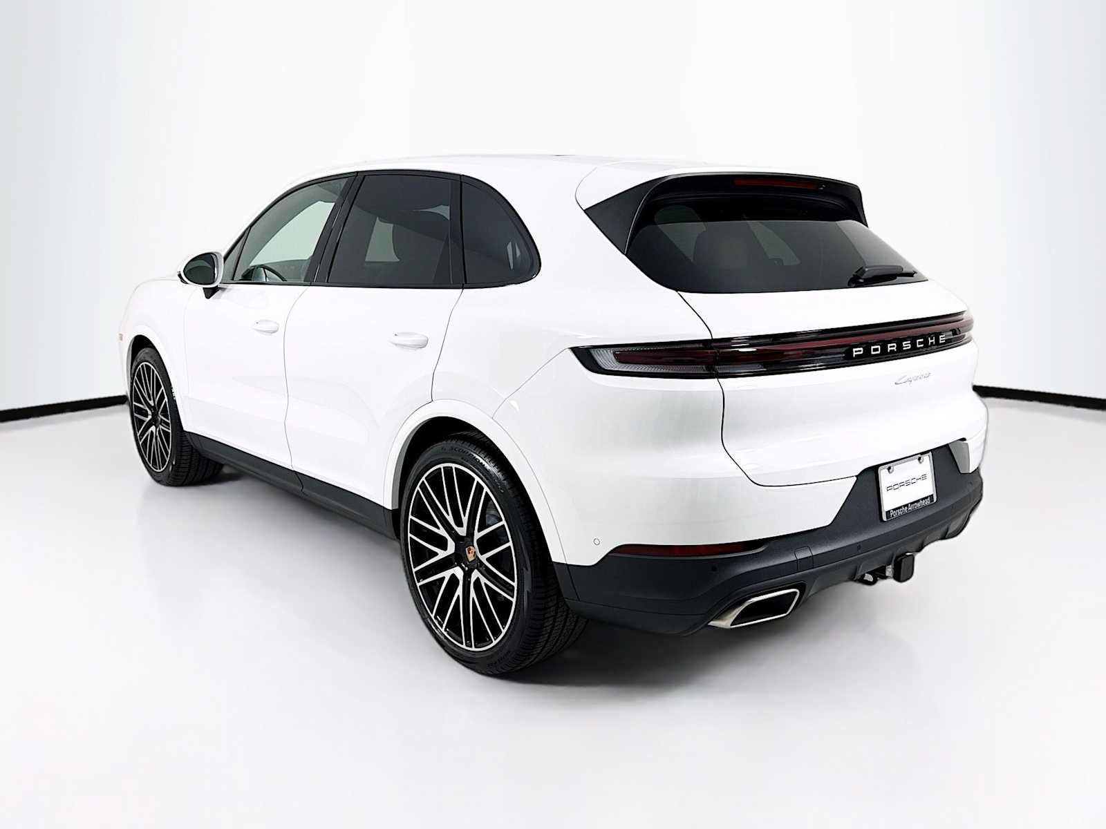 Used 2026 Porsche Cayenne AWD/4WD image 3